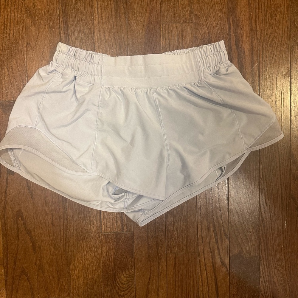 lululemon hotty hot shorts 2.5 lilac purple